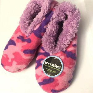 Snoozies Camo Pink Purple Tween M 4 / 5 Non-Skid